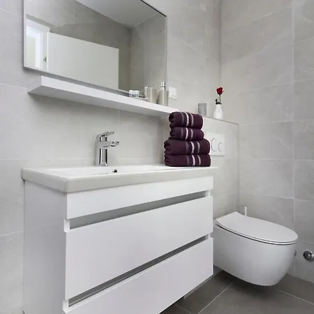 Mila * 马卡尔斯卡