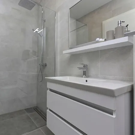 Mila * 马卡尔斯卡